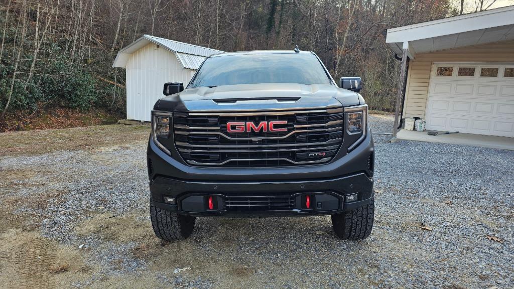 2023 GMC Sierra 1500 AT4's photo