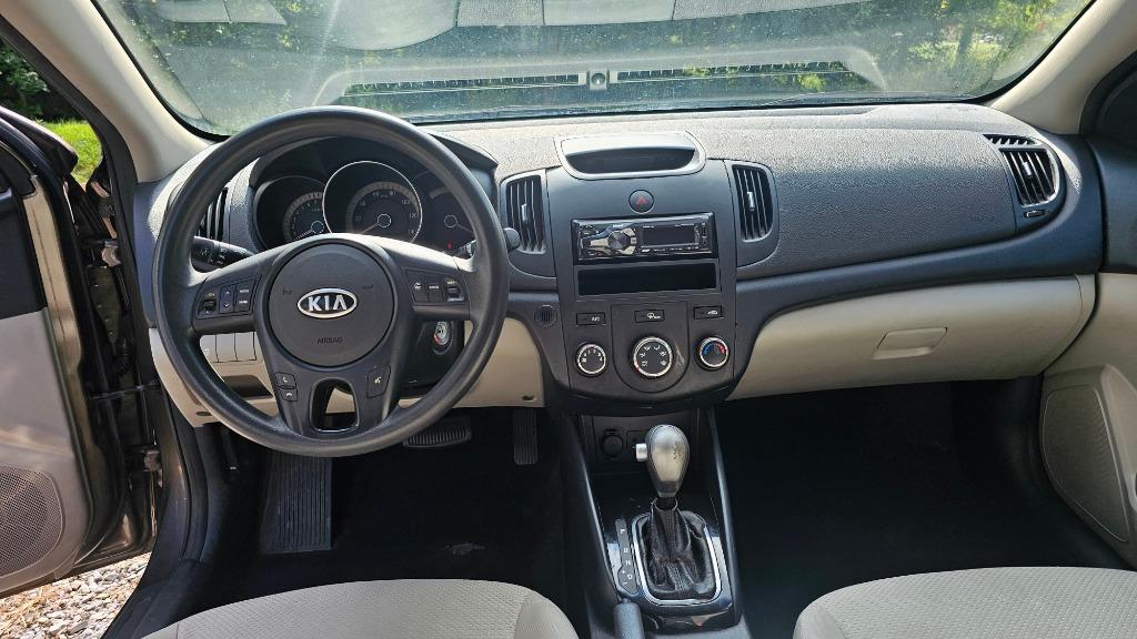 2011 Kia Forte EX - Photo 11