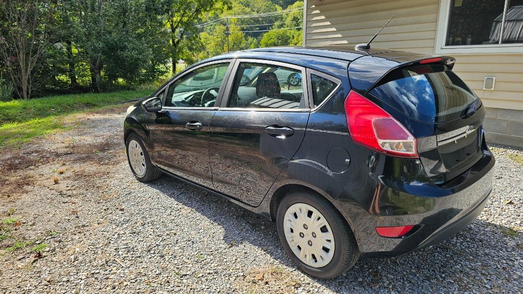 2016 Ford Fiesta S - Photo 11